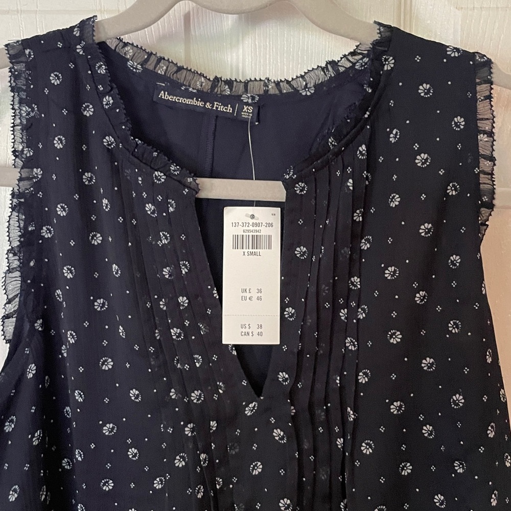 ABERCROMBIE & FITCH NWT feminine elegance, great quality blouse great gift!